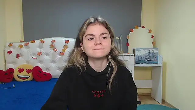 TinaRedly online show from 11-12-25, 06:58