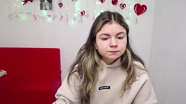 TinaRedly online show from 02-06-26, 09:07