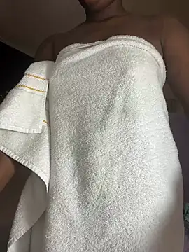 kellya  online show from 02-02-25, 10:24