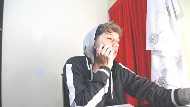  Thomas hot  online show from 01-21-25, 02:33