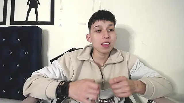  Thomas hot  online show from 09-18-25, 03:30