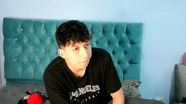  Thomas hot  online show from 01-08-26, 04:37