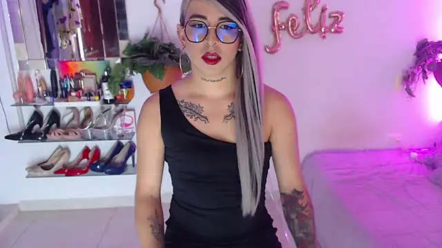 Snapshot of Laveneno_ortiz07 chatting on 12-16-24, 11:07 Laveneno ortiz07 online show from 12-16-24, 11:07