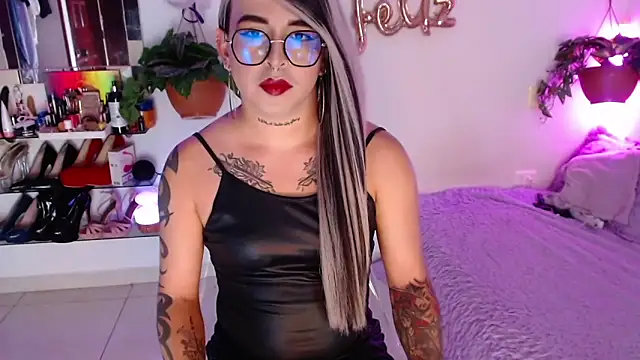 Snapshot of Laveneno_ortiz07 chatting on 10-07-25, 11:57 Laveneno ortiz07 online show from 10-07-25, 11:57