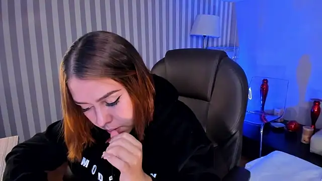 Snapshot of ArianaBaker chatting on 01-28-25, 12:11 ArianaBaker online show from 01-28-25, 12:11