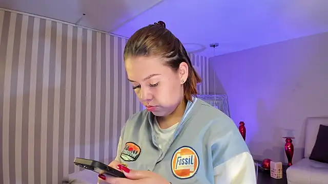 Snapshot of ArianaBaker chatting on 01-31-25, 12:40 ArianaBaker online show from 01-31-25, 12:40