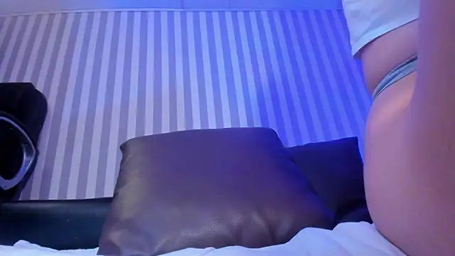 Snapshot of ArianaBaker chatting on 01-31-25, 03:44 ArianaBaker online show from 01-31-25, 03:44