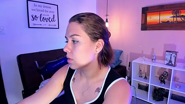 Snapshot of ArianaBaker chatting on 02-24-25, 02:15 ArianaBaker online show from 02-24-25, 02:15