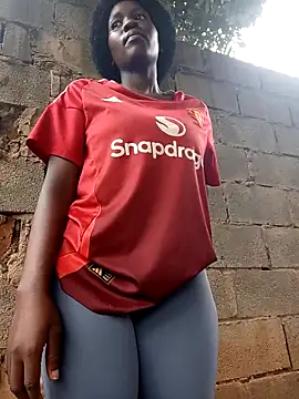 Snapshot of Swirly_blac chatting on 11-17-25, 06:41 Swirly blac online show from 11-17-25, 06:41