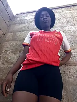 Snapshot of Swirly_blac chatting on 11-19-25, 05:40 Swirly blac online show from 11-19-25, 05:40