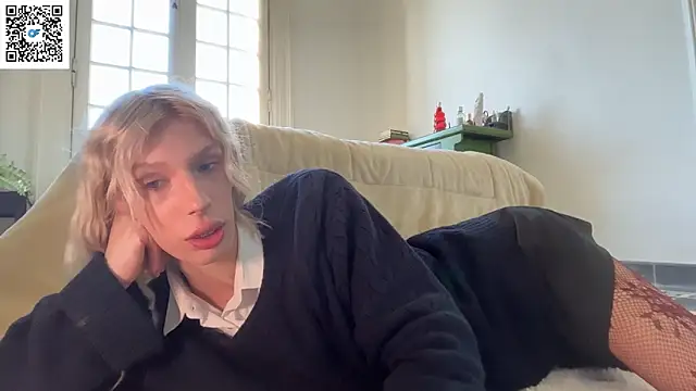 Snapshot of AliceSnowCatt chatting on 04-24-26, 05:04 AliceSnowCatt online show from 04-24-26, 05:04