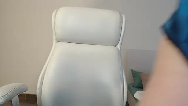 missdaniels online show from 03-11-25, 04:18