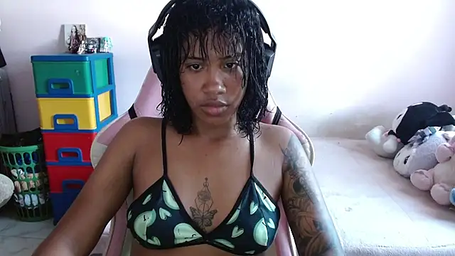 TiffanyRoouse online show from 10-25-25, 08:47