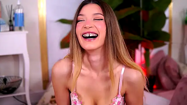 EvaWarenn online show from 10-22-25, 07:19