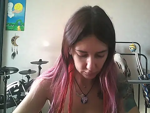 Snapshot of BlueXOwl chatting on 09-22-25, 12:18 BlueXOwl online show from 09-22-25, 12:18