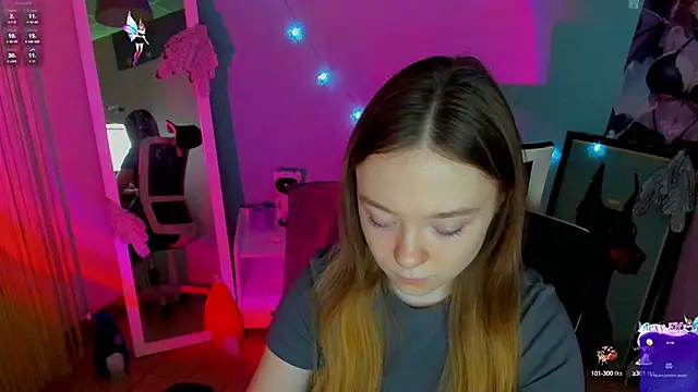 Snapshot of Florence_meow chatting on 12-22-24, 07:44 Florence meow online show from 12-22-24, 07:44