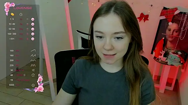 Snapshot of Florence_meow chatting on 01-13-25, 07:32 Florence meow online show from 01-13-25, 07:32