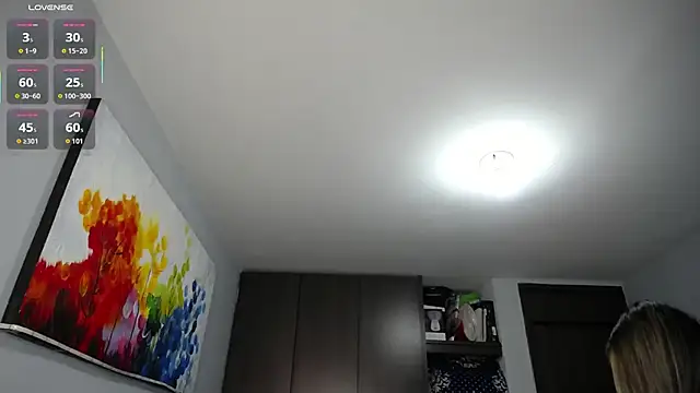 Snapshot of Valentina_St chatting on 11-05-25, 09:48 Valentina St online show from 11-05-25, 09:48