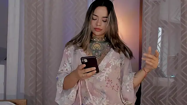 yandracelisofficial online show from 12-20-24, 10:22