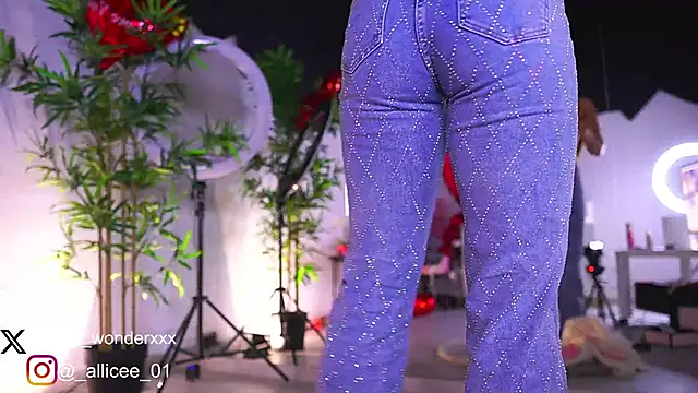 VanessaSimon online show from 02-16-25, 07:04