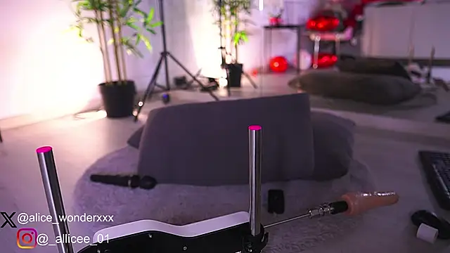 VanessaSimon online show from 02-16-25, 10:10