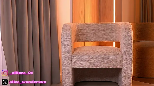 VanessaSimon online show from 04-01-26, 06:14