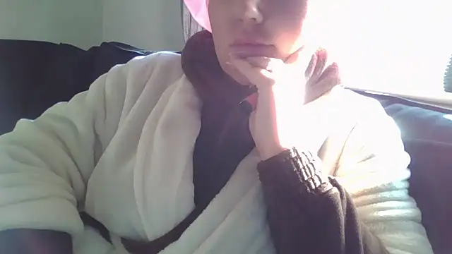 magical mia online show from 02-06-25, 02:37