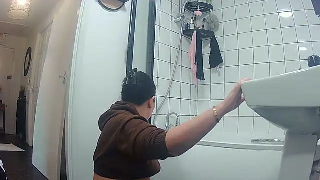 magical mia online show from 10-09-25, 01:09