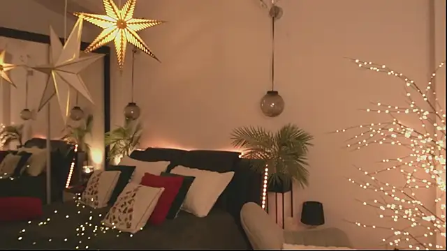 DaisyStacey online show from 12-05-25, 07:43