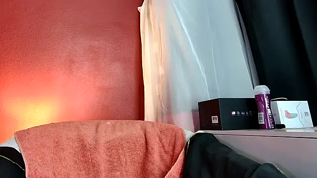 Snapshot of rosesdesiles chatting on 02-27-25, 09:14 rosesdesiles online show from 02-27-25, 09:14