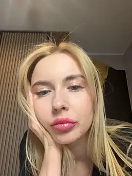 Nicole blonde0 online show from 02-07-25, 12:09