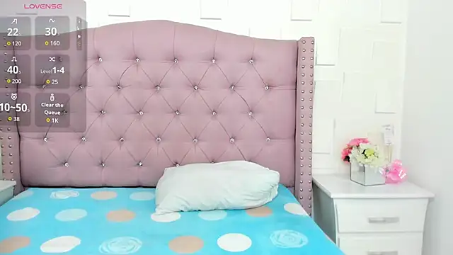 MonicaSchwartz online show from 03-25-26, 03:40