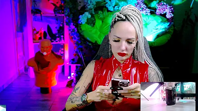 Snapshot of MonicaMaxwel chatting on 12-15-25, 11:03 MonicaMaxwel online show from 12-15-25, 11:03