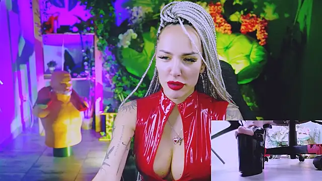 Snapshot of MonicaMaxwel chatting on 01-10-26, 10:50 MonicaMaxwel online show from 01-10-26, 10:50