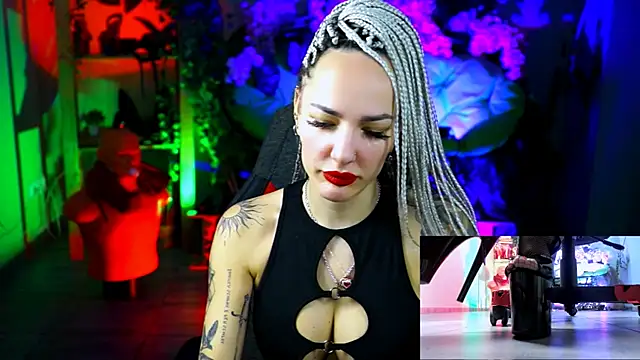 Snapshot of MonicaMaxwel chatting on 01-11-26, 11:15 MonicaMaxwel online show from 01-11-26, 11:15