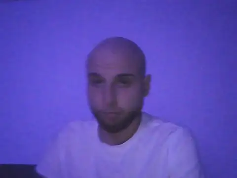 Snapshot of John_86 chatting on 11-01-25, 10:01 John 86 online show from 11-01-25, 10:01