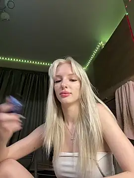 AleksaBlonde online show from 12-21-24, 06:44