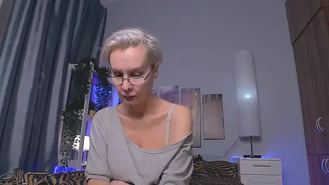 HelgaHimmell online show from 01-27-25, 06:41