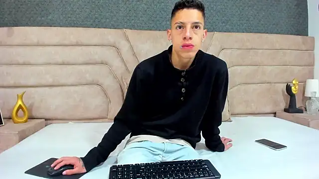 Snapshot of thiago19s chatting on 07-02-26, 12:33 thiago19s online show from 07-02-26, 12:33