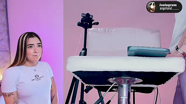 Angelst   online show from 02-16-26, 06:31