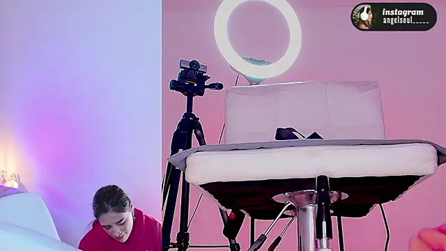 Angelst   online show from 03-08-26, 08:07