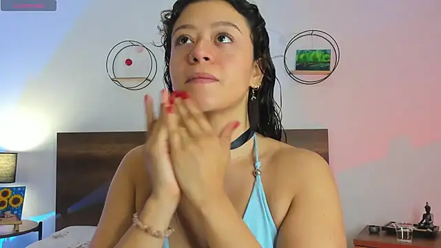 Snapshot of YenniferCurly chatting on 12-16-24, 12:27 YenniferCurly online show from 12-16-24, 12:27