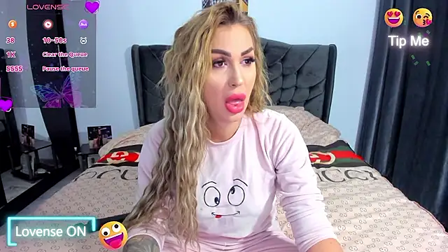 GlossyDiamondX online show from 01-16-26, 04:05