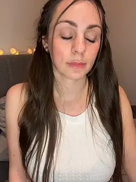 Snapshot of Loella-Rose chatting on 02-01-25, 10:55 Loella-Rose online show from 02-01-25, 10:55