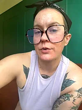 Snapshot of quinnmariexo chatting on 10-05-25, 02:48 quinnmariexo online show from 10-05-25, 02:48