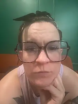 Snapshot of quinnmariexo chatting on 10-19-25, 09:59 quinnmariexo online show from 10-19-25, 09:59