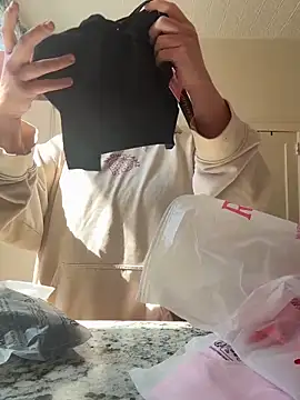 quinnmariexo online show from 04-06-26, 06:20