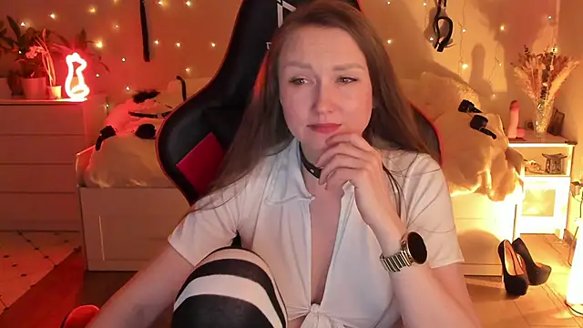 desperatehousewife   online show from 03-07-25, 09:17