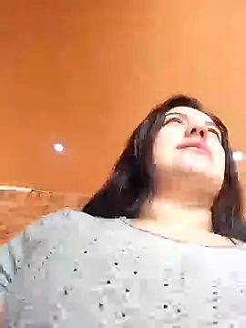 Snapshot of Sophie-hatter chatting on 12-17-24, 02:55 Sophie-hatter online show from 12-17-24, 02:55