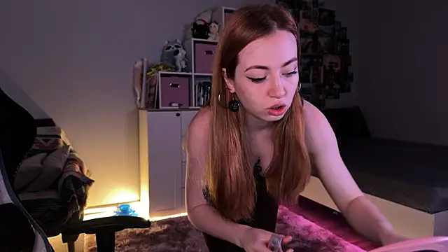 Snapshot of LinaWitch chatting on 11-16-25, 05:35 LinaWitch online show from 11-16-25, 05:35